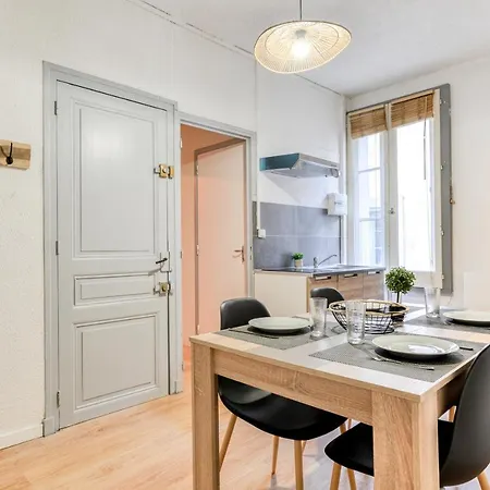 Le Central - Wifi - Tout A Pied Апартаменти