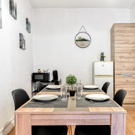 Апартаменти Le Central - Wifi - Tout A Pied *